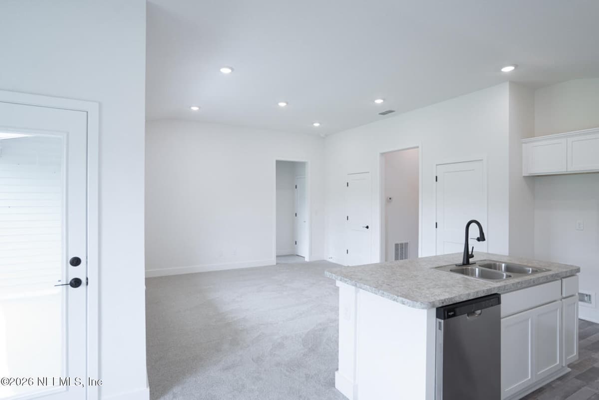 8357 HELMSLEY Boulevard, Jacksonville, FL 32219, Jacksonville, FL - photo 3