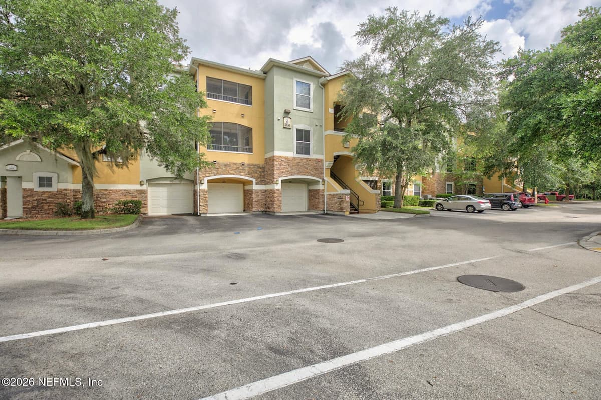 8539 GATE Parkway W 616, Jacksonville, FL 32216, Jacksonville, FL - photo 2