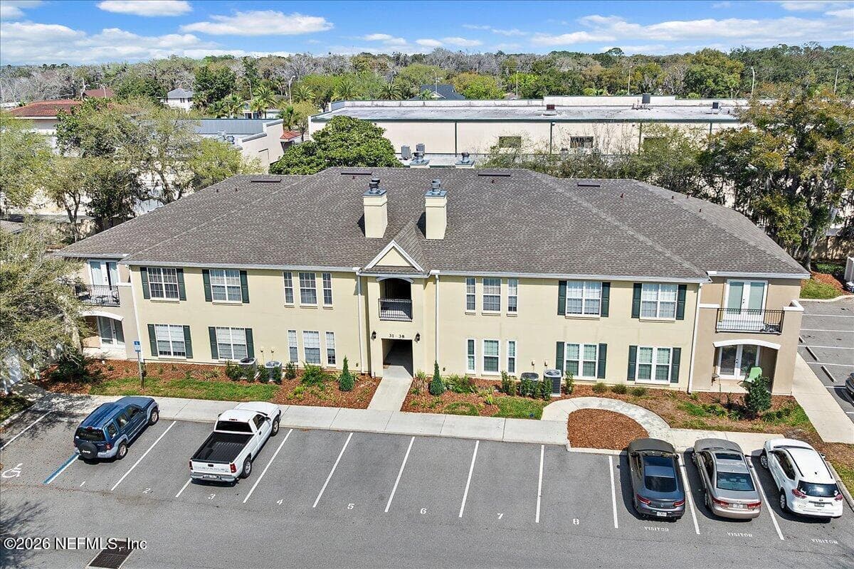 37 JARDIN DE MER Place, Jacksonville Beach, FL 32250