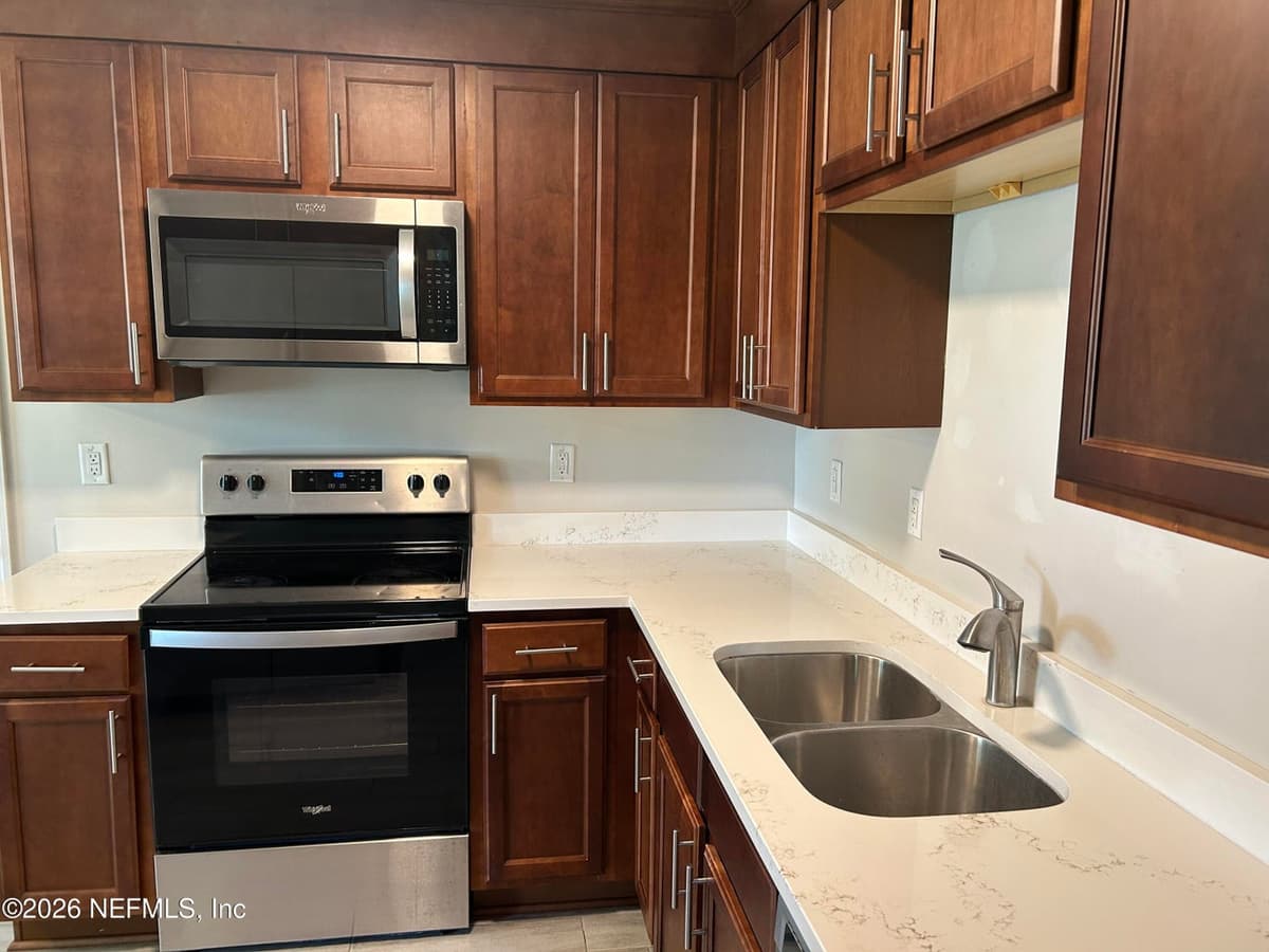 421 7TH Street N, Jacksonville Beach, FL 32250, Jacksonville Beach, FL - photo 3