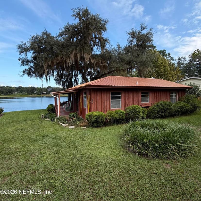172 SILVER LAKE Drive, Interlachen, FL 32148