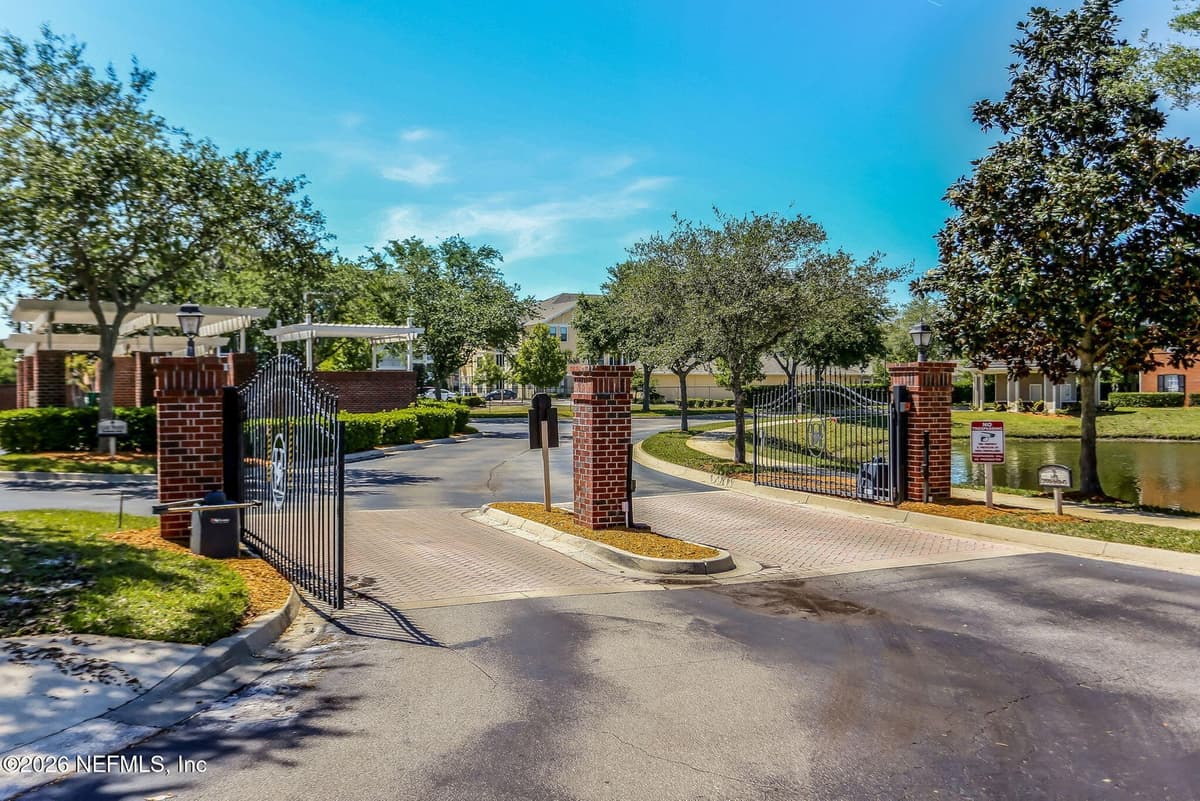 10901 BURNT MILL Road 1107, Jacksonville, FL 32256, Jacksonville, FL - photo 3