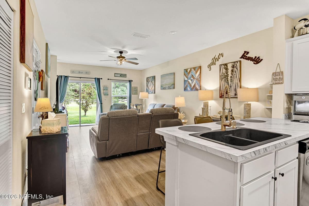 874 CAPITOL Parkway, Jacksonville, FL 32218, Jacksonville, FL - photo 2